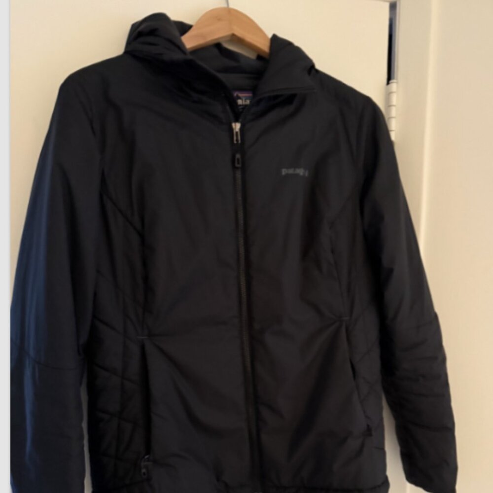 Patagonia Women's Black Hooded Puffer Jacket